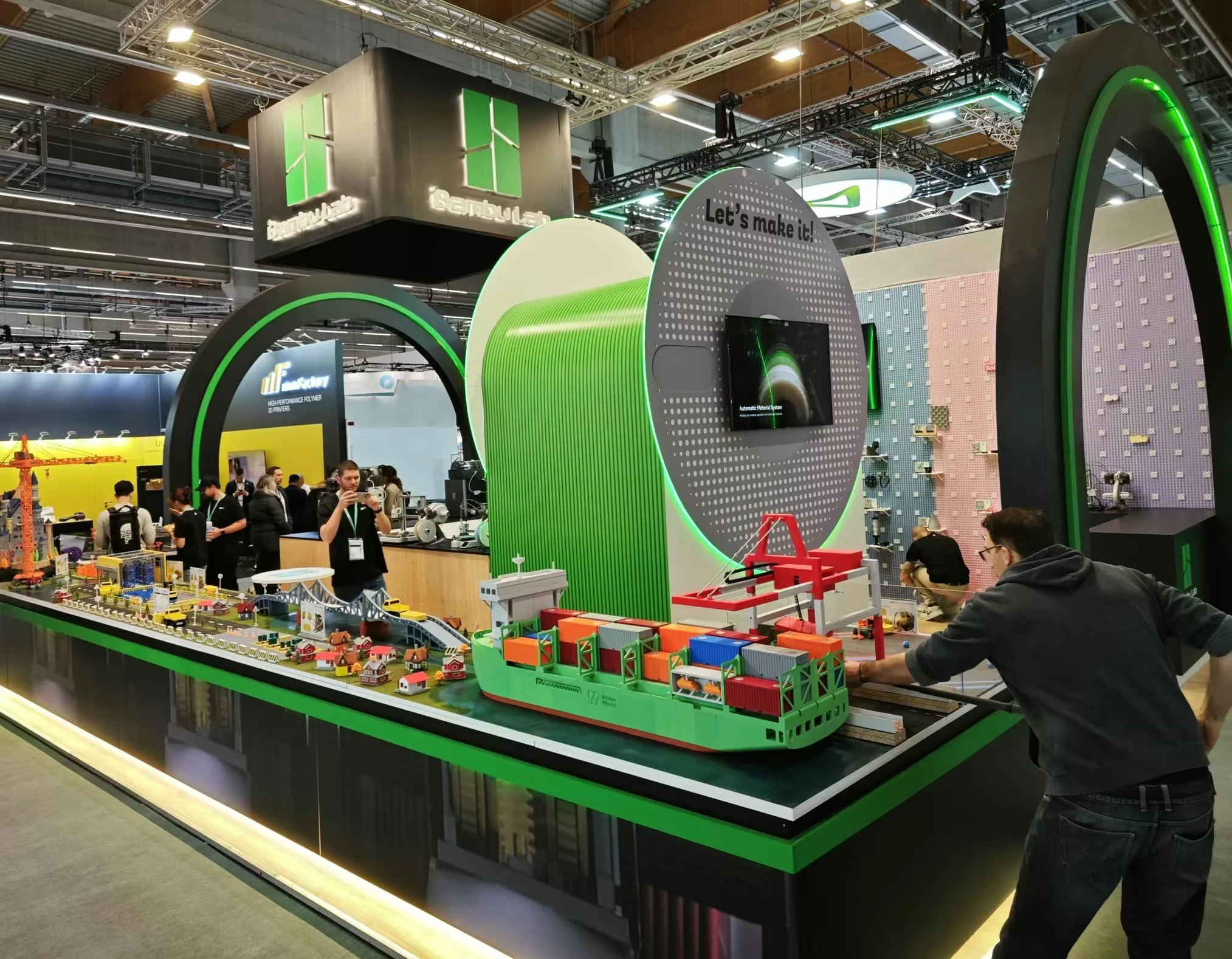Plataforma multifuncional H2D de Bambu Lab llega a México para crear sin límites