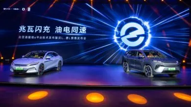 Han L y Tang L estrenan la Super e-Platform con carga a 1 megavatio