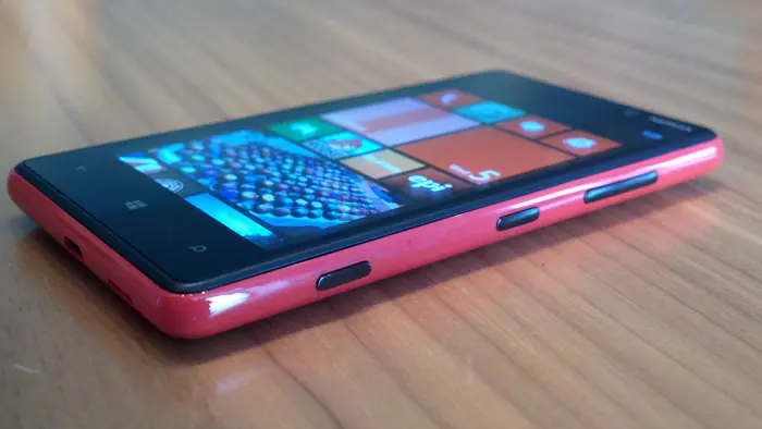 Nokia Lumia 820 Pronto en México, Ángulo Frontal