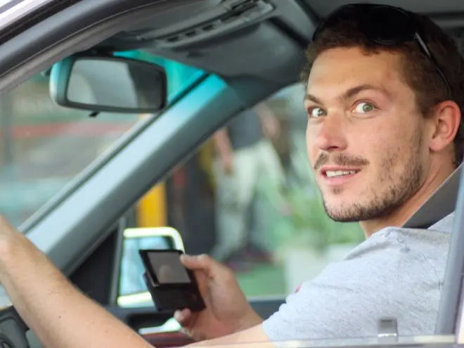 using-smartphone-when-driving