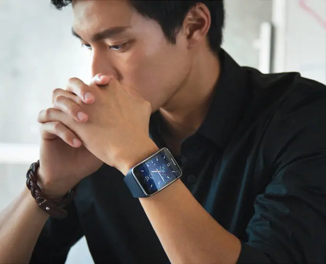 El Gear S es el segundo reloj de Samsung en contar con una pantalla curva Super AMOLED
