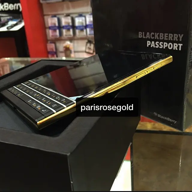 Blackberry passport dorado1