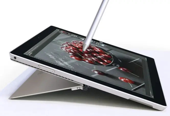 La Surface 3 tiene funciones espaciales con el uso de la stylus de precisión 