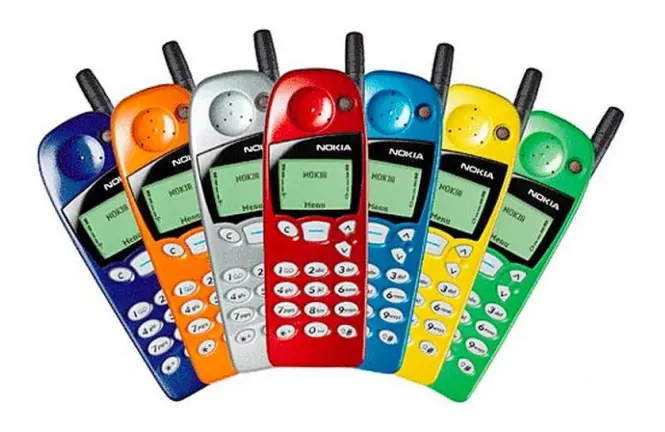 Nokia 5110 con cubiertas intercambiables
