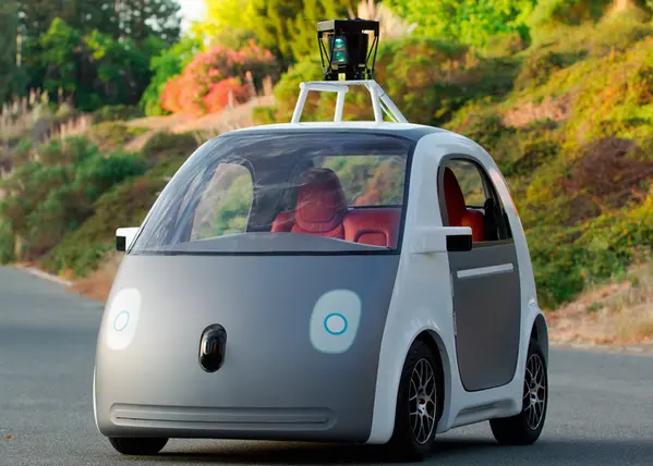 Google estaría comenzando el proyecto para poder llevar a cabo el auto autónomo.