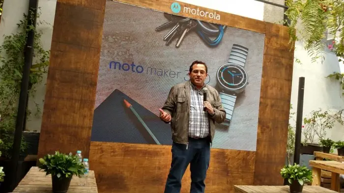 Anuncio de Moto Maker para el Moto 360 en México