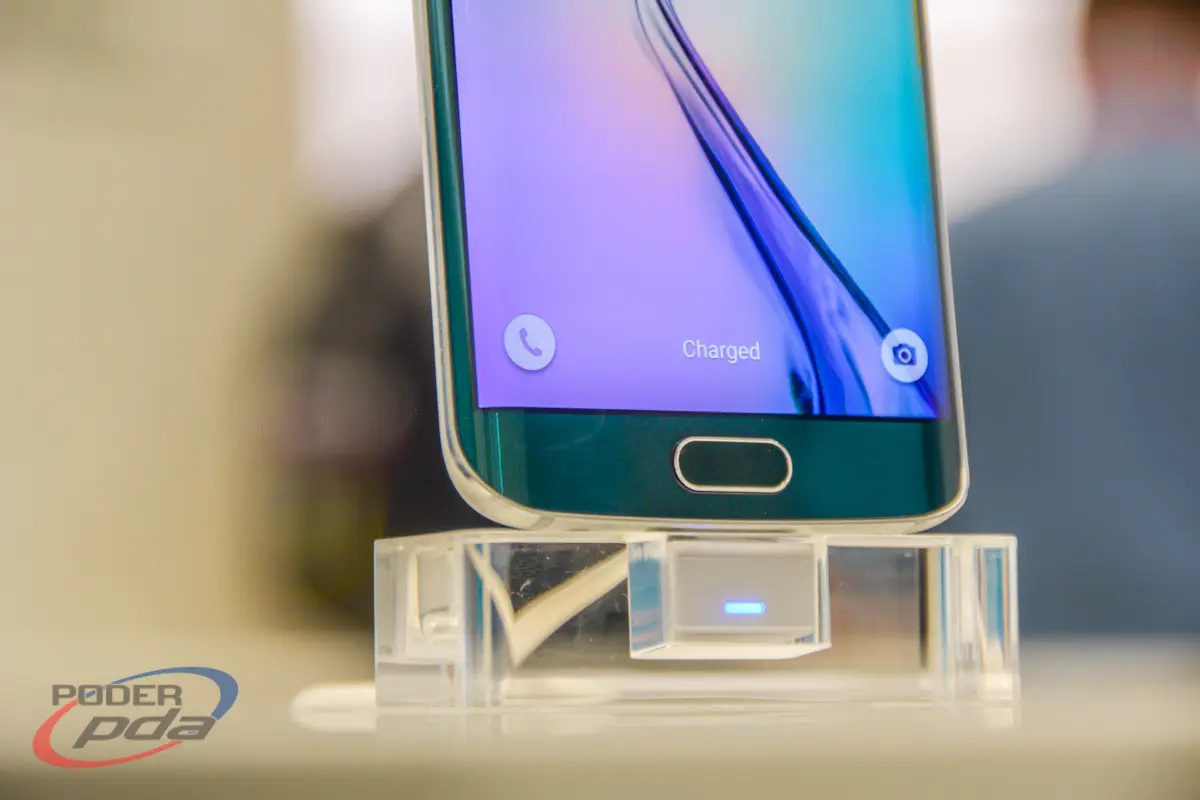 Samsung-Galaxy-S6-Edge-Hands-On-MWC2015(5)