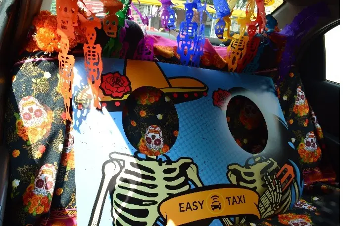 easy taxi interior dia muertos mexico