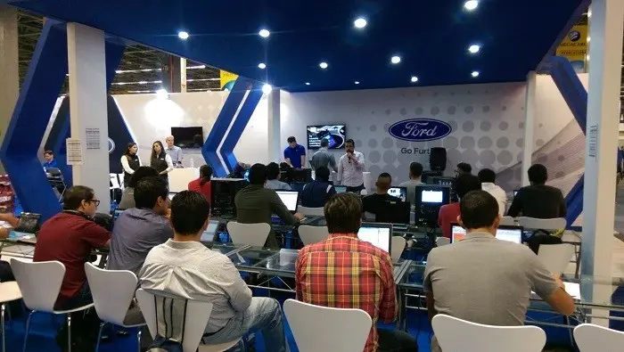 Campus Party Mexico 2016 Ford Sync escenario