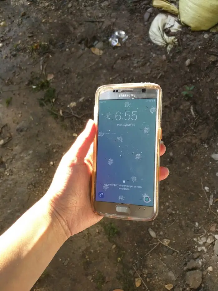 Samsung Galaxy S7 rescatado de lago