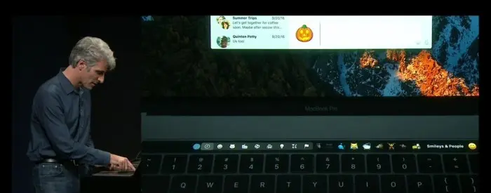 macbook pro con touch bar emojis