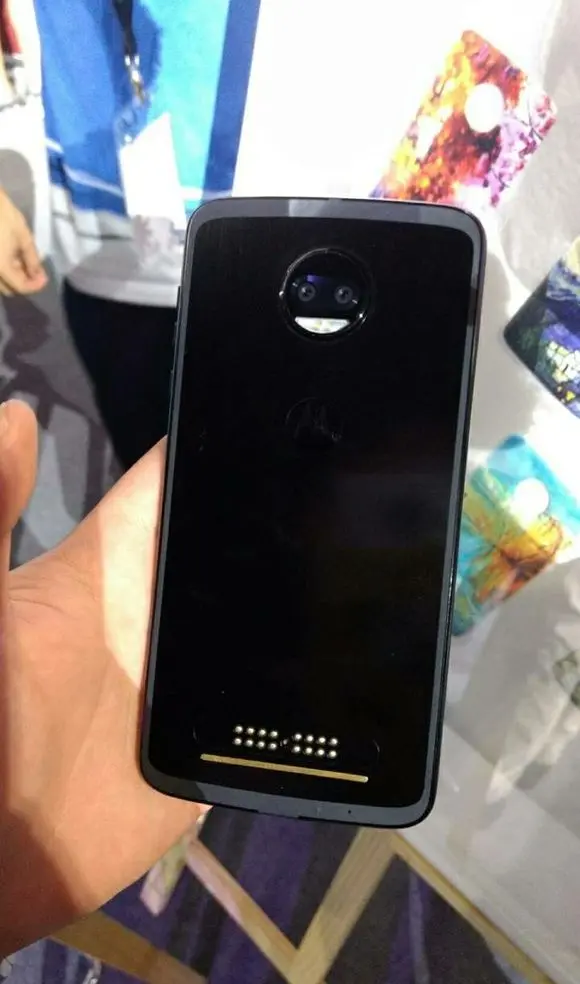 Moto-Z2-Force-Real-Life-Image-2