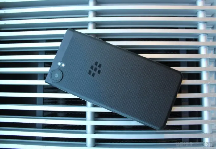 blackberry-keyone-black-edition back